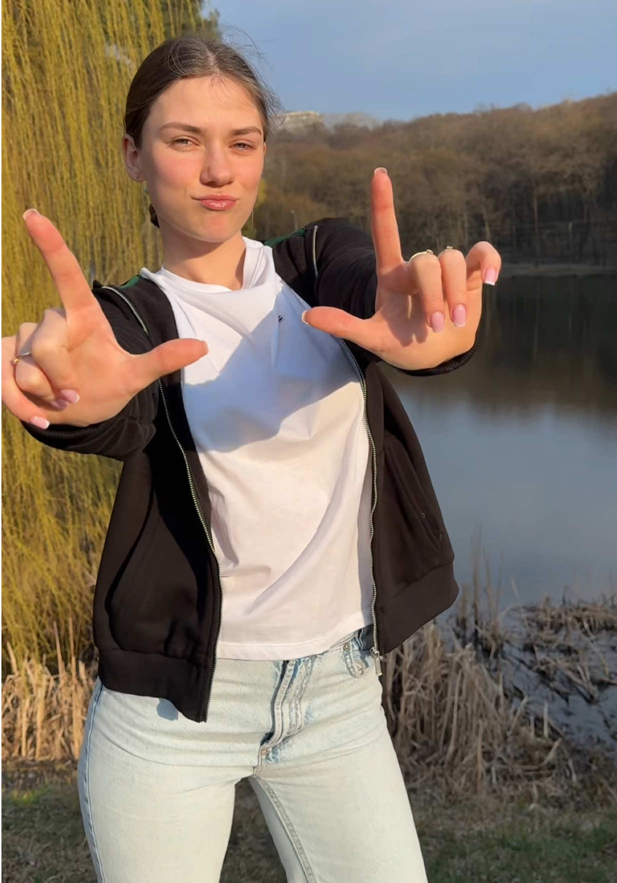 @Selina | 15 April B-day🥳🤩
