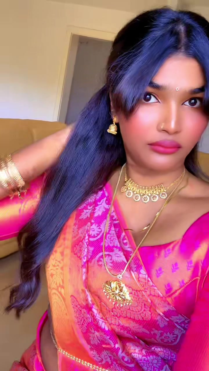 @கள்ளி ராணி👑♥️💋🇨🇭