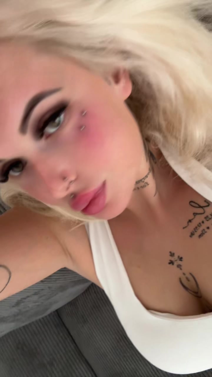 @laraa315