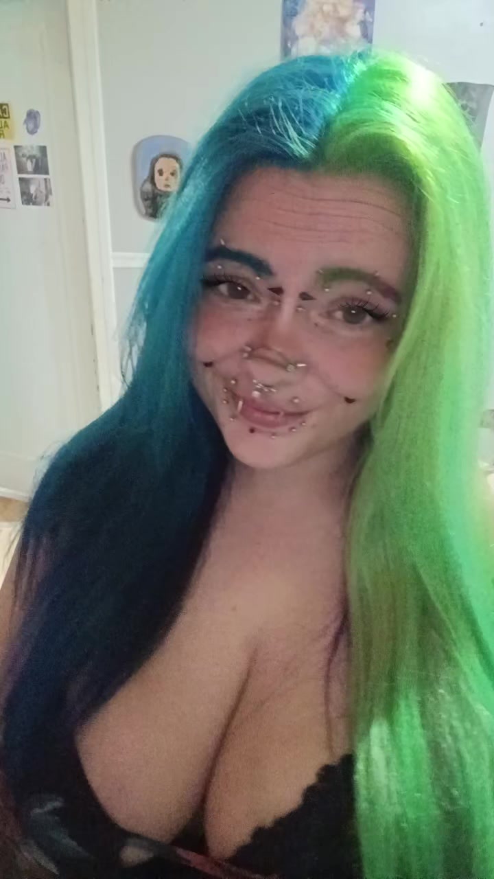 @ZombieGirl✨