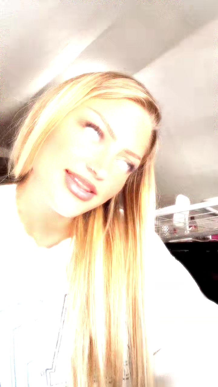 @Lisa_