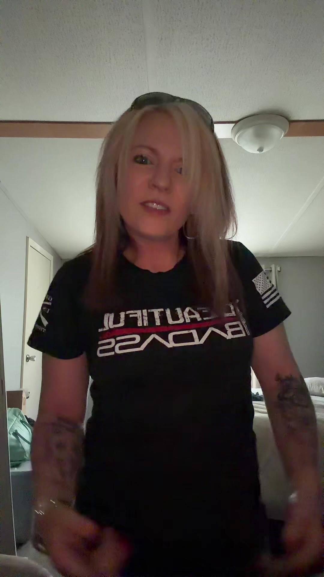 @CrimsonCorgiQueen🤑🍑