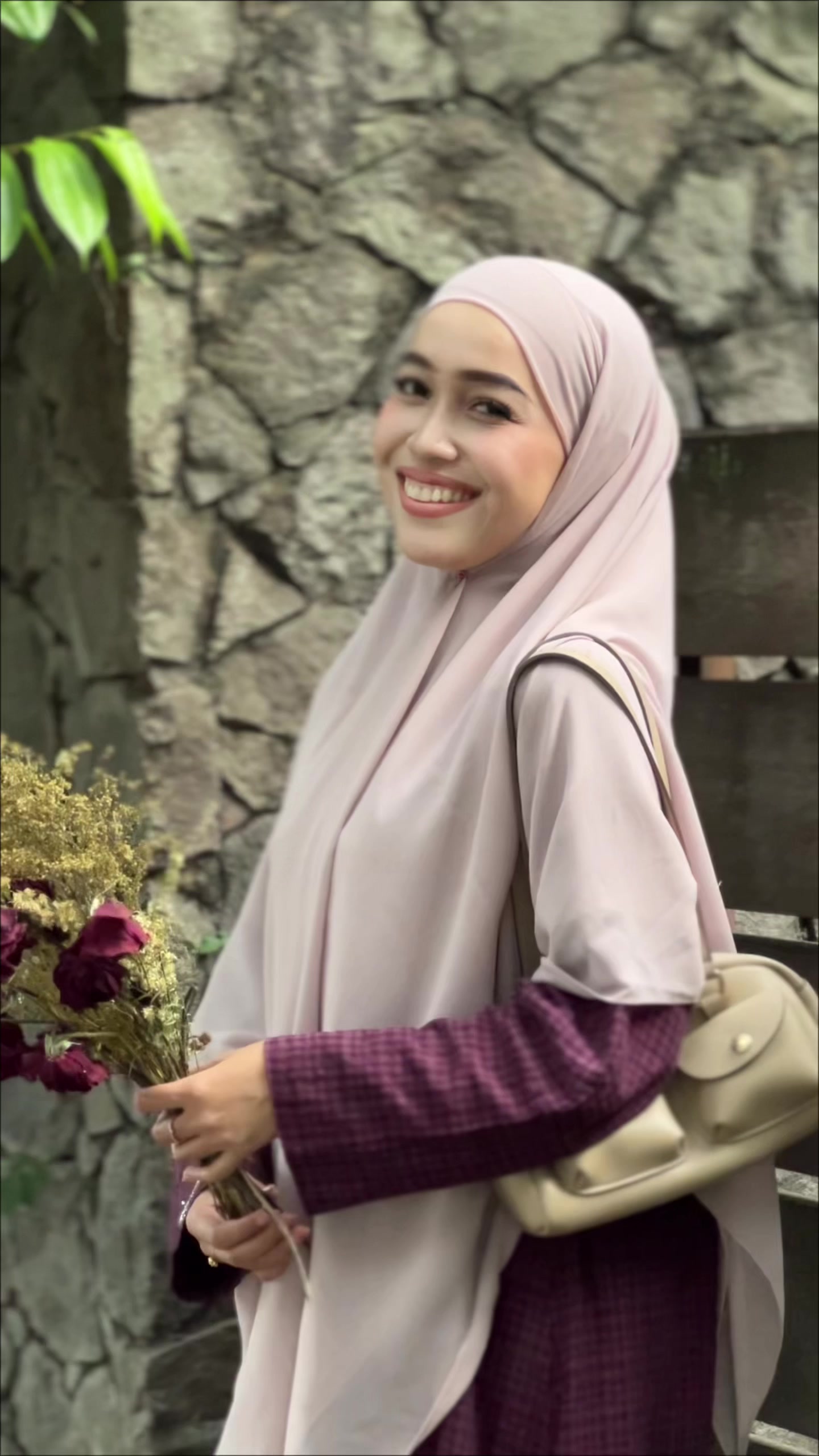 @Maryamzali