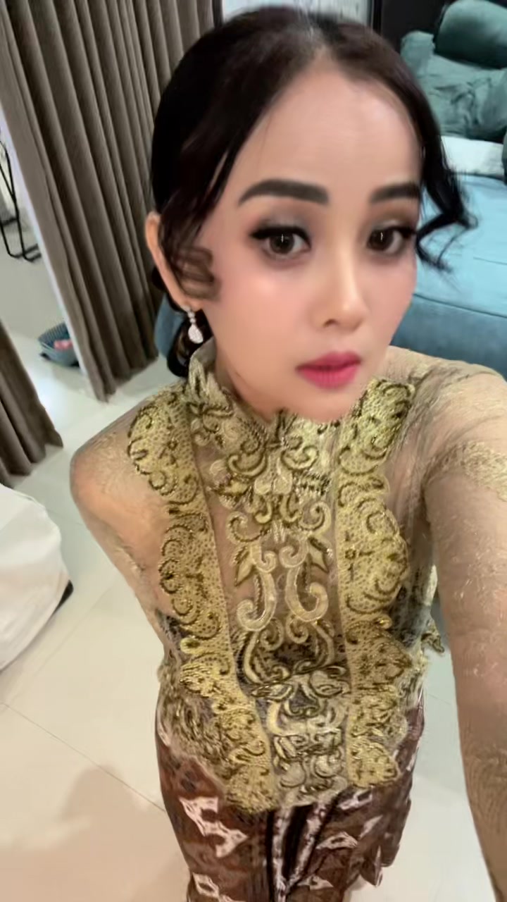 @Ayu