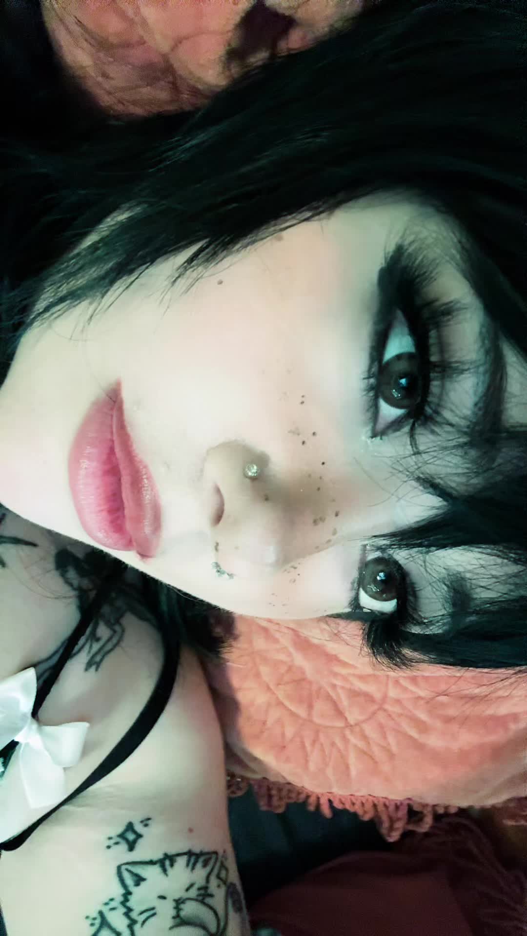@venomous_dolly