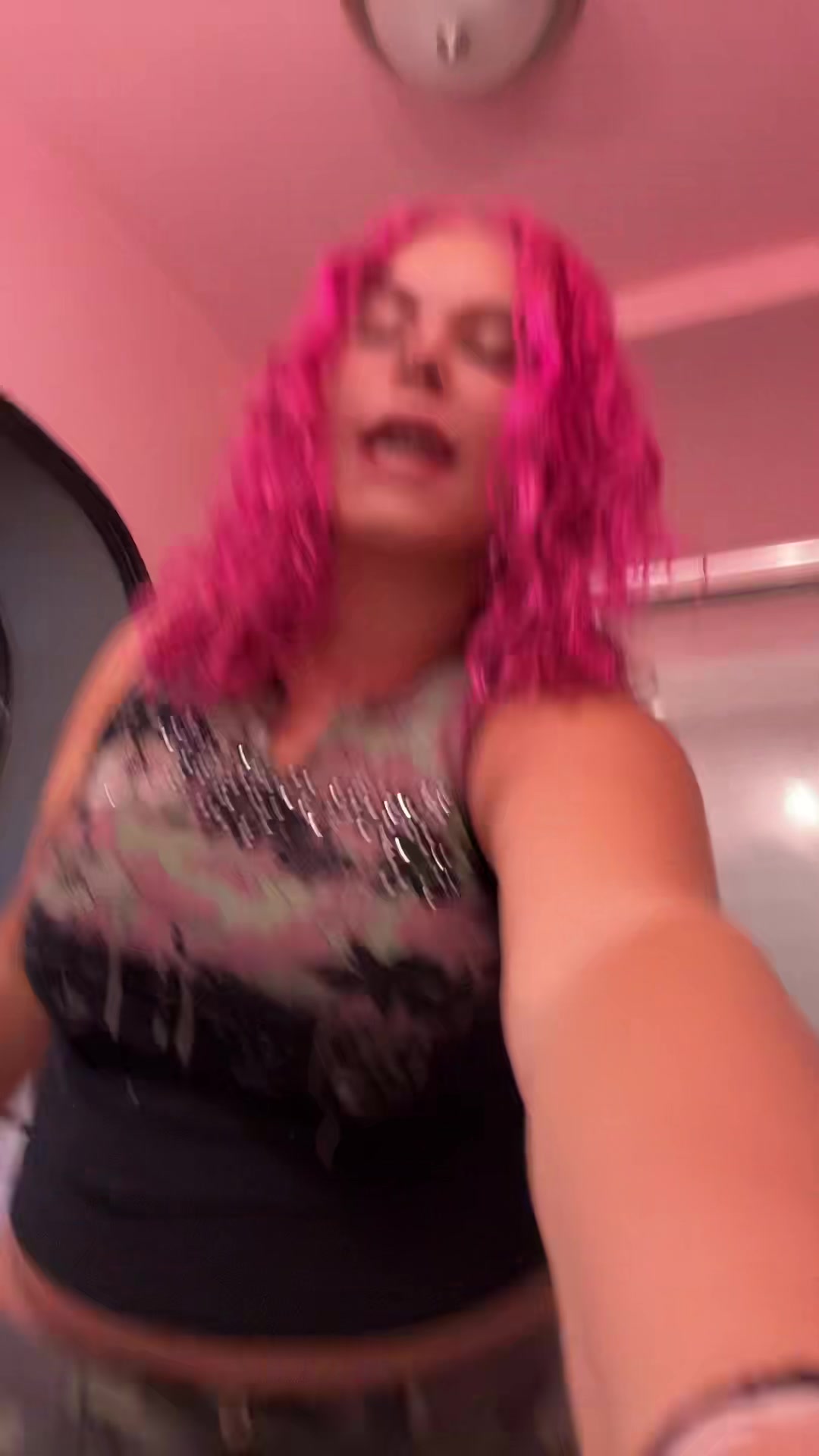 @bella