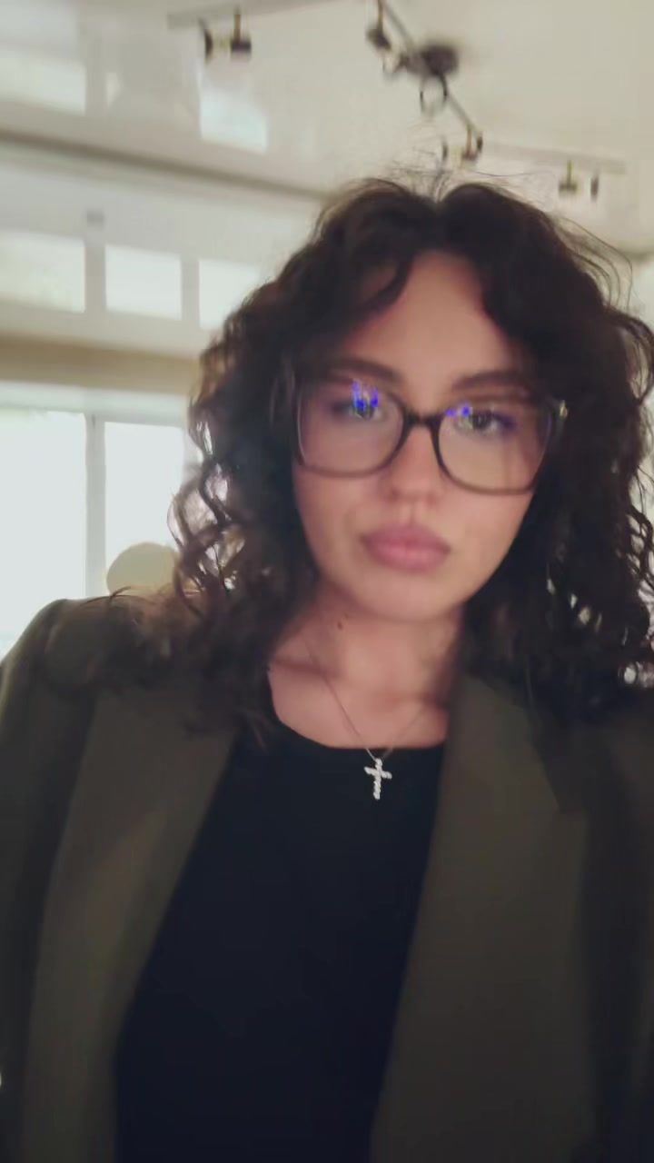 @🦅