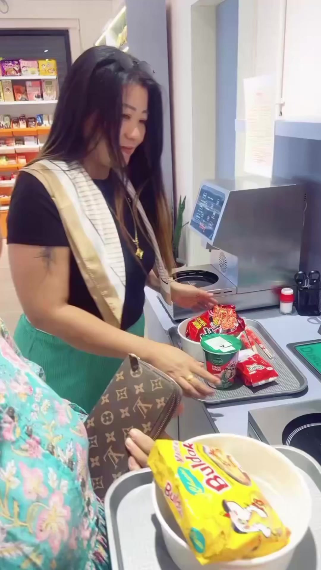 @गंगा थुलुंग 🍀🧿