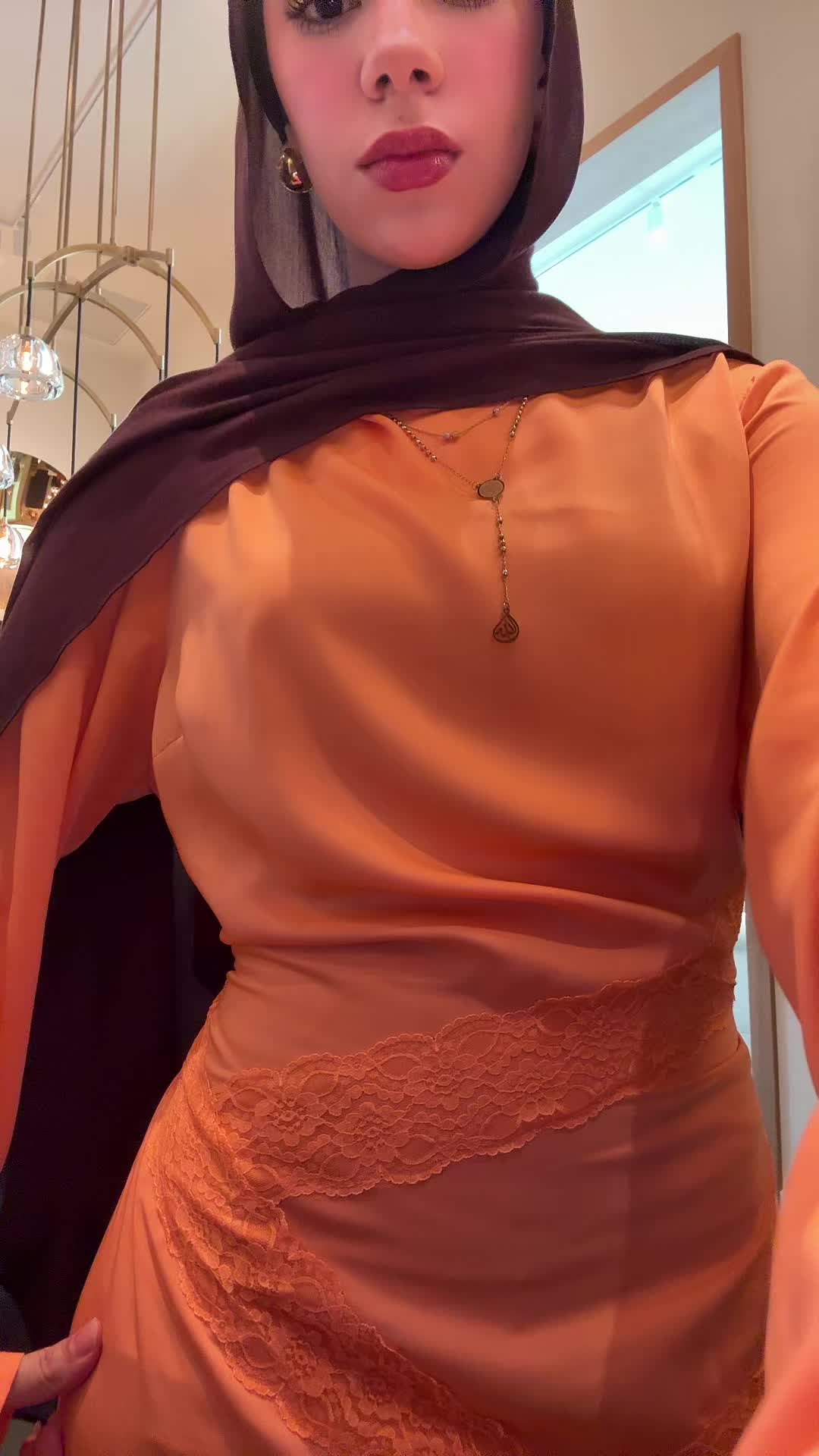 @هنا