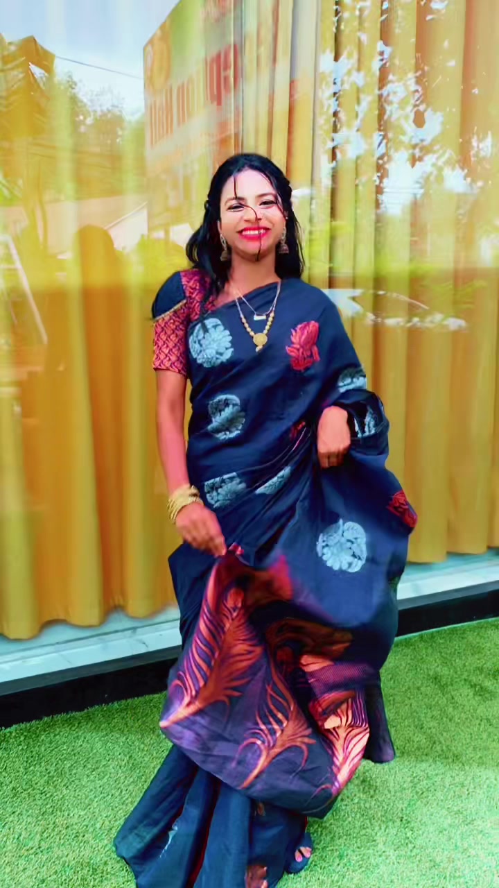 @_janani_