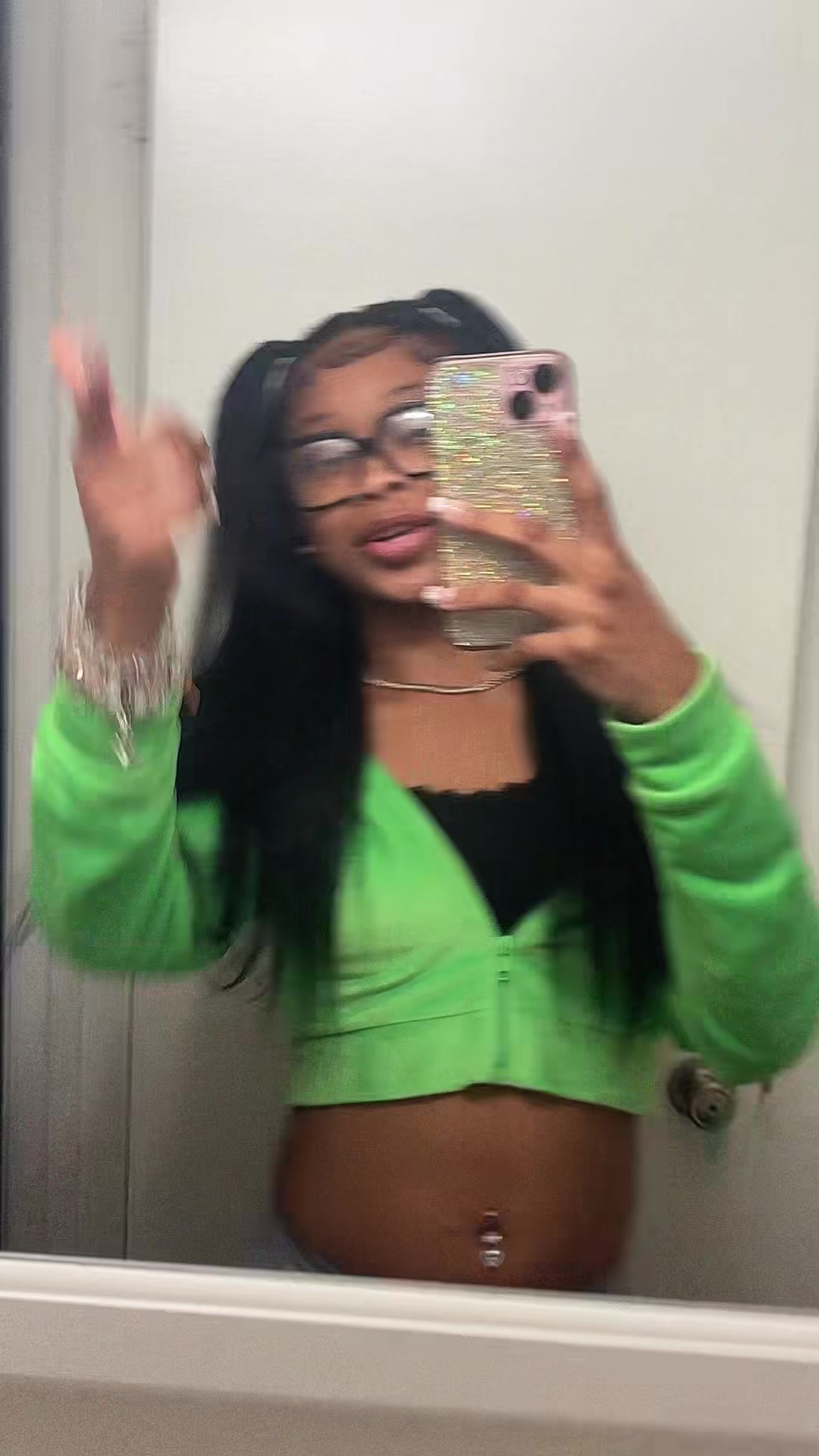 @_ms.h0lly_wood