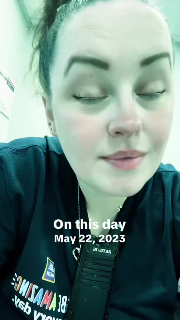 @JustASmallTownGirl🩷💜