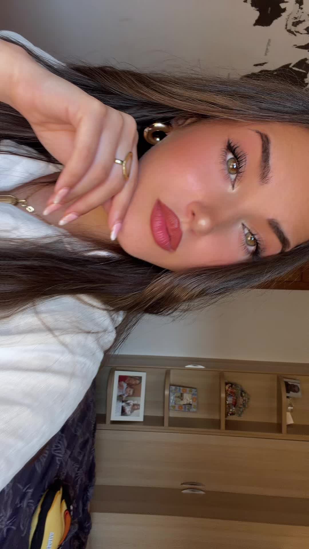 @taniamengual