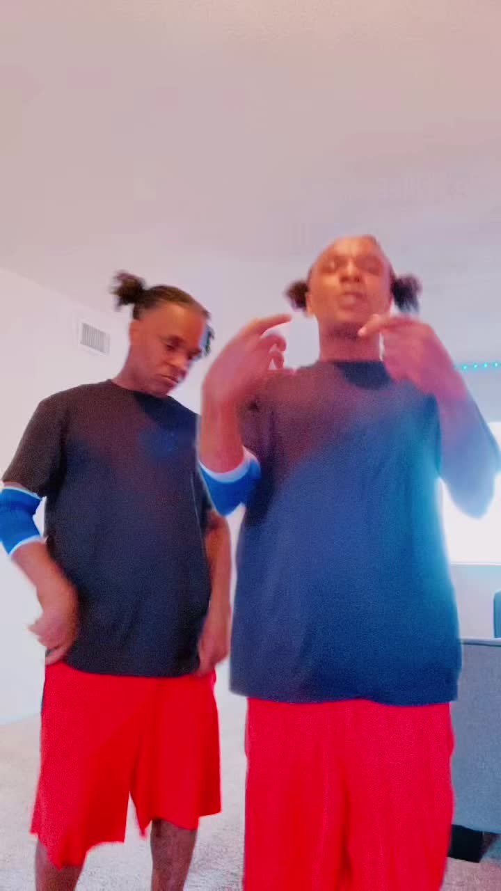 @famousray1