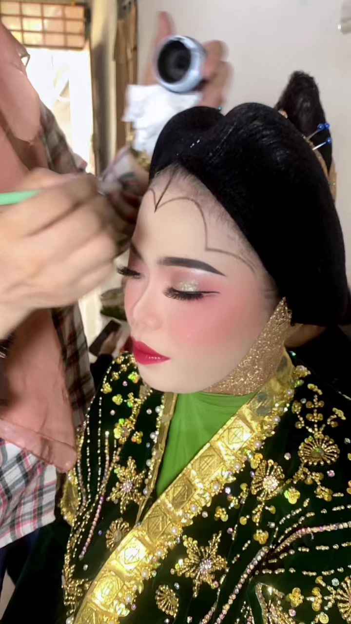 @hermawatimakeuphairdo,MUABone