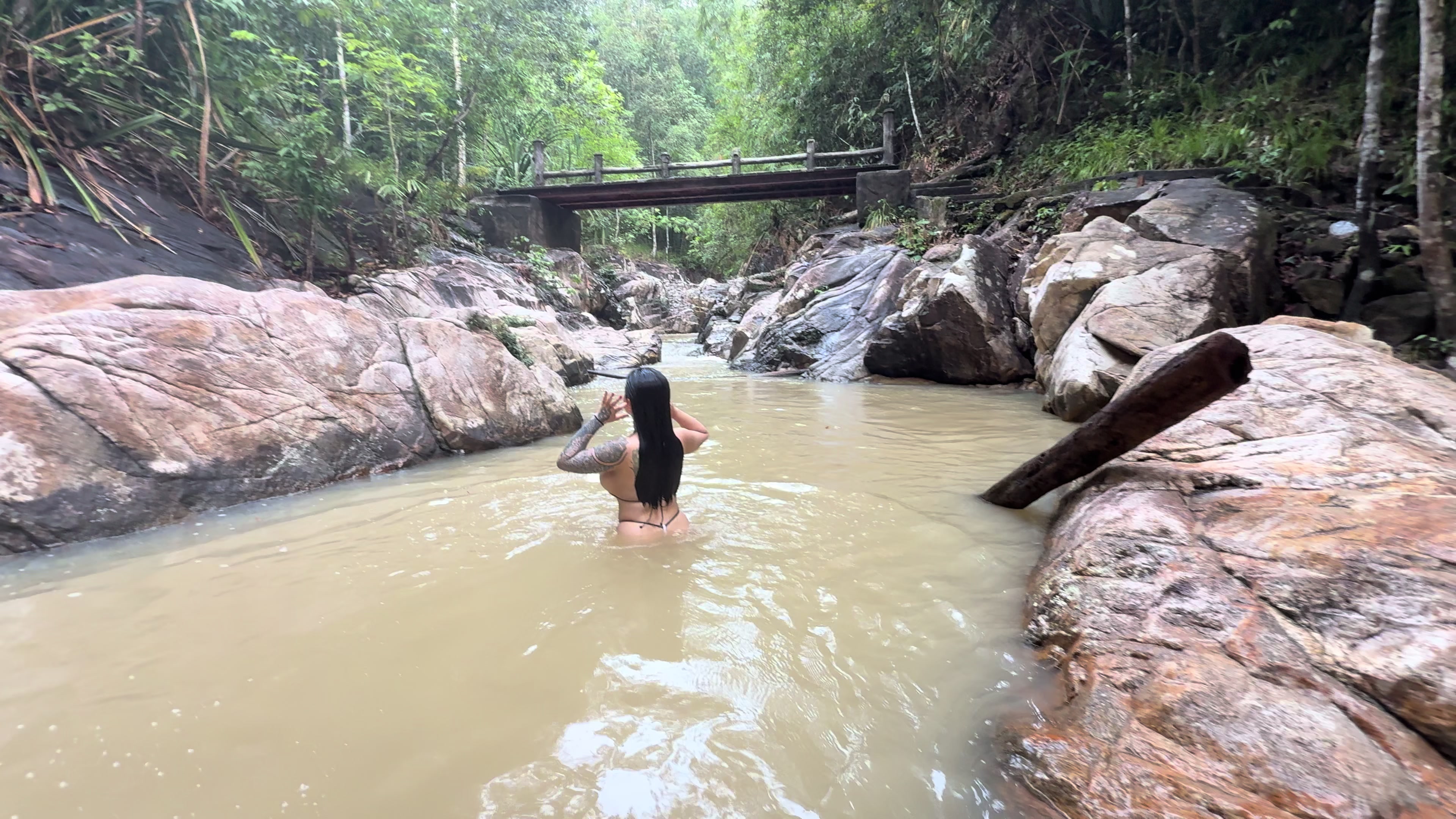 @อะไรว่ะ