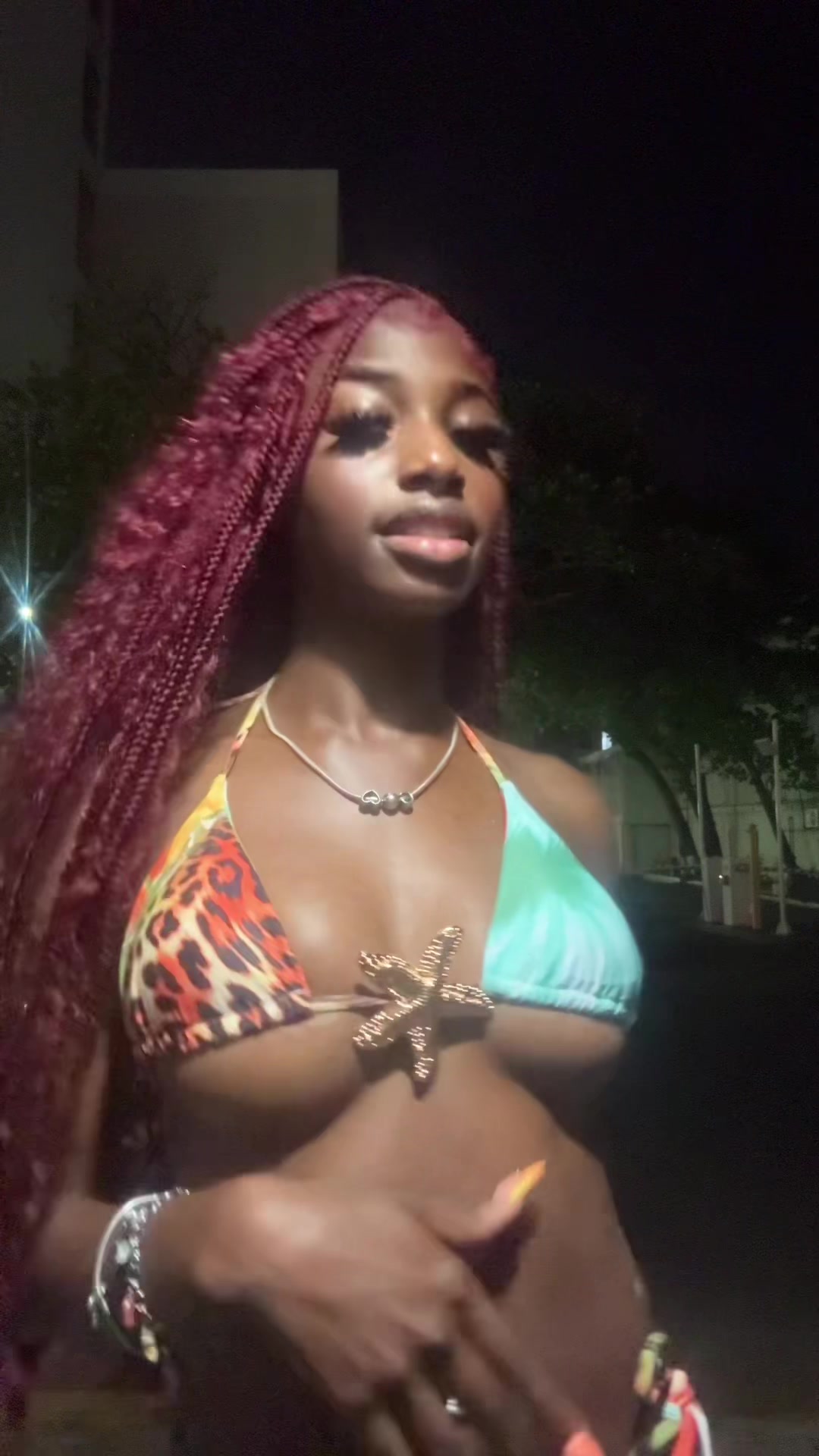 @Justagirlwithburgundyhair
