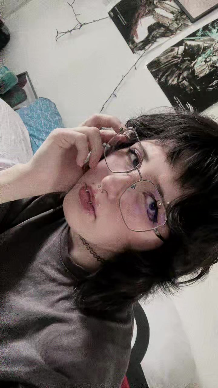 @𑣲⋆[ˈl&aelig;nd.maɪn]⪩ ⪨ ꠹