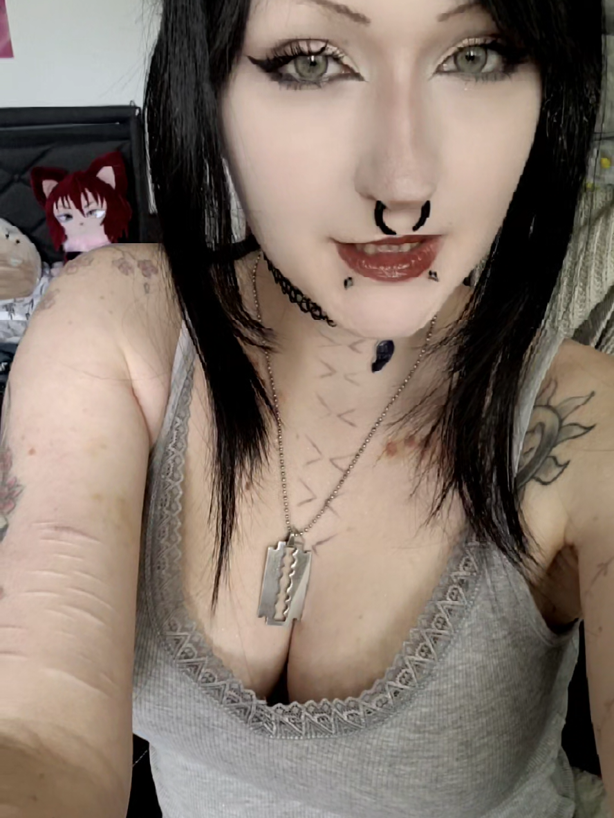 @⦻𝑲𝒊𝒕𝒕𝒚<3