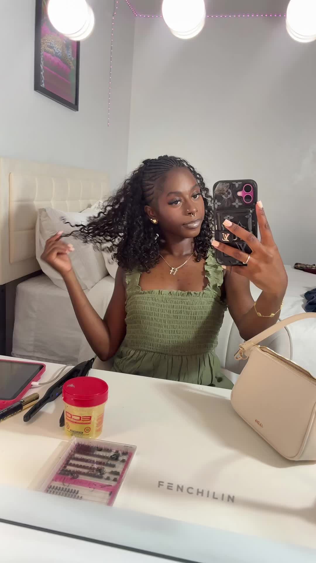 @nellee