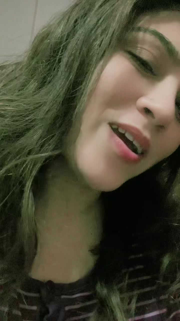 @NiaAli