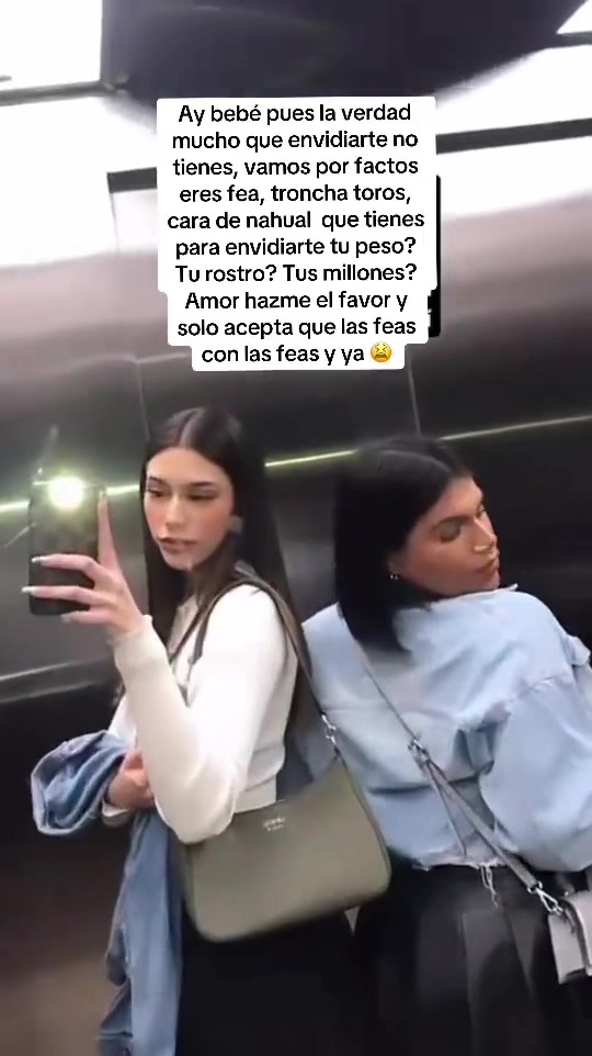 @Pelea briana Perez