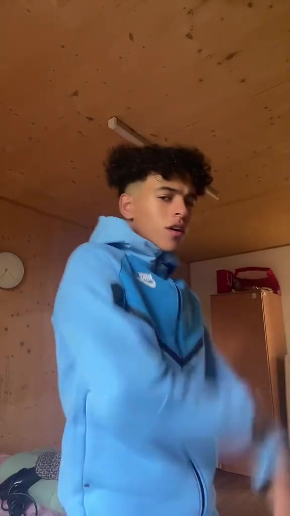 @3MOMO