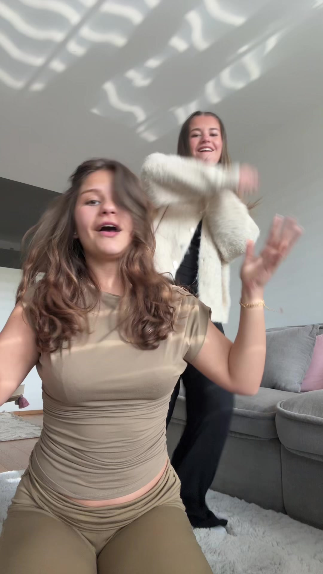 @movezfamily