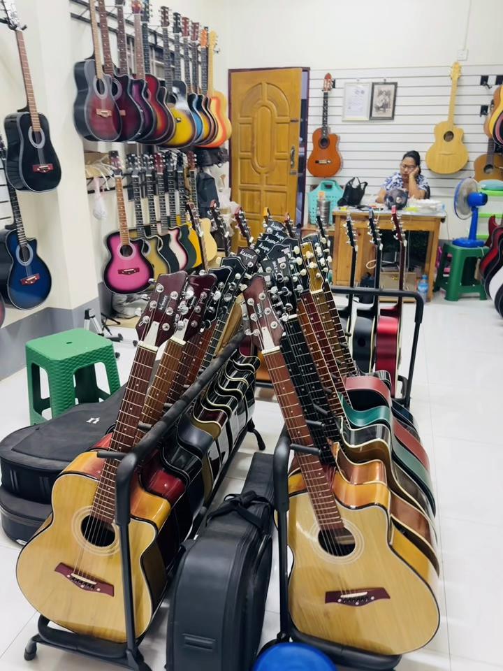 @DaungDaungDin_Guitar Shop