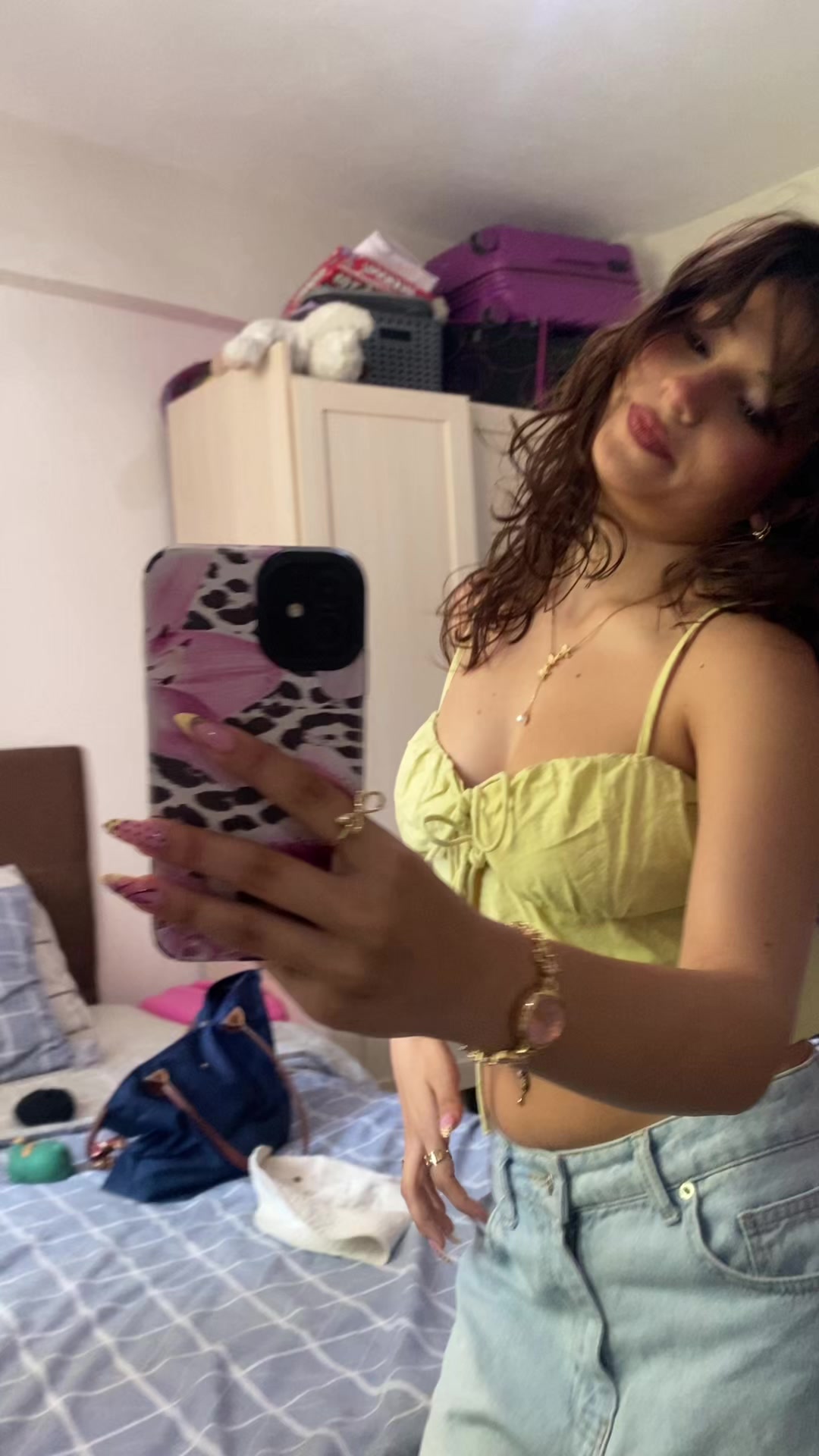 @urfavbrunette ★