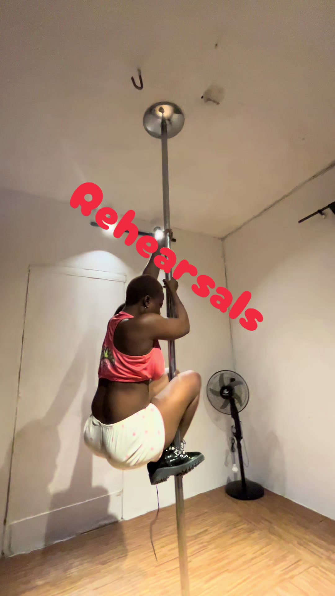 @Briana ~ Pole dancer