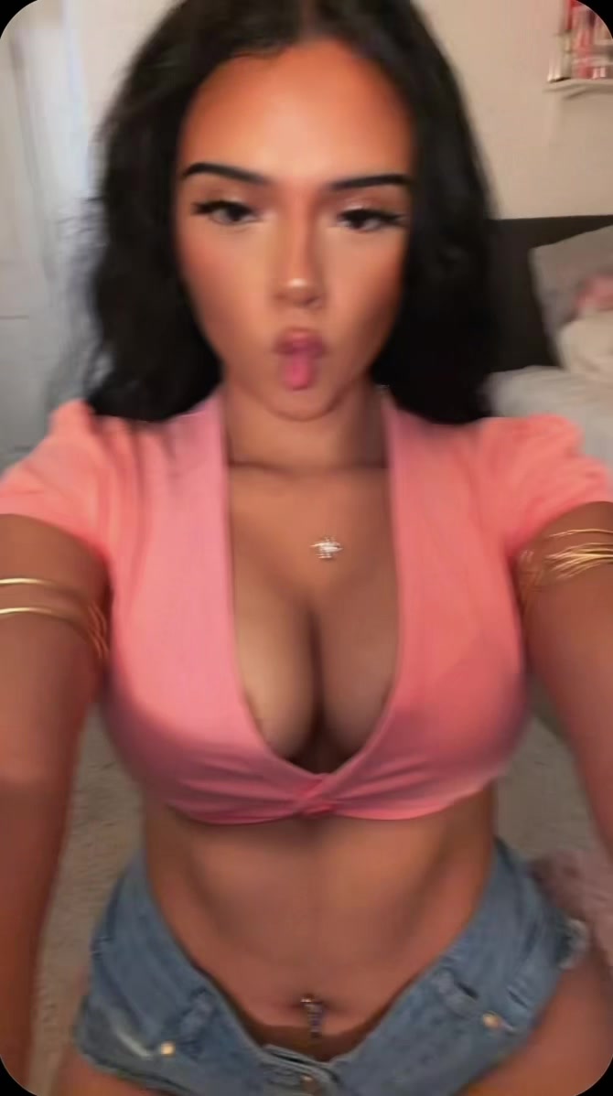 @latinaalexxx
