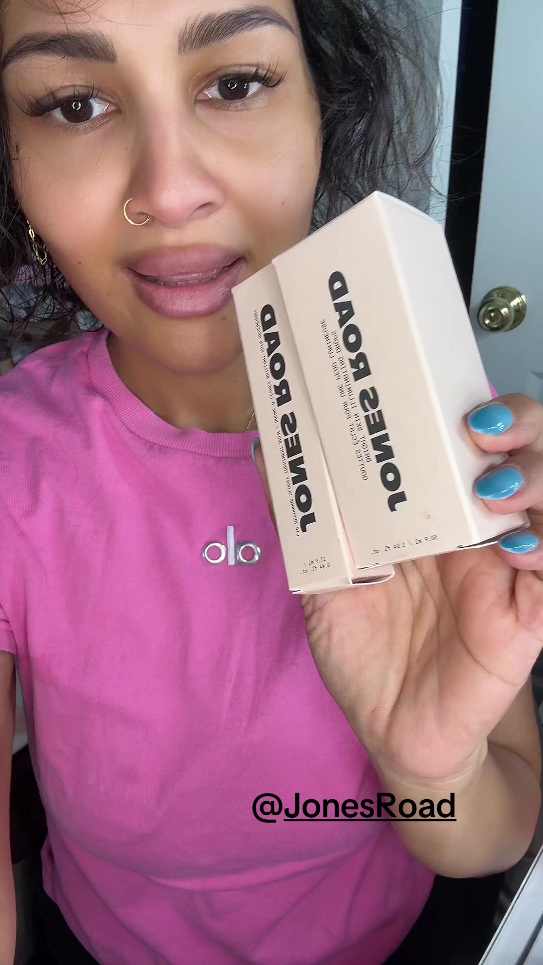 @MakeupLaveena