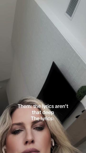 @Michelle 🦇📖🎧🥀
