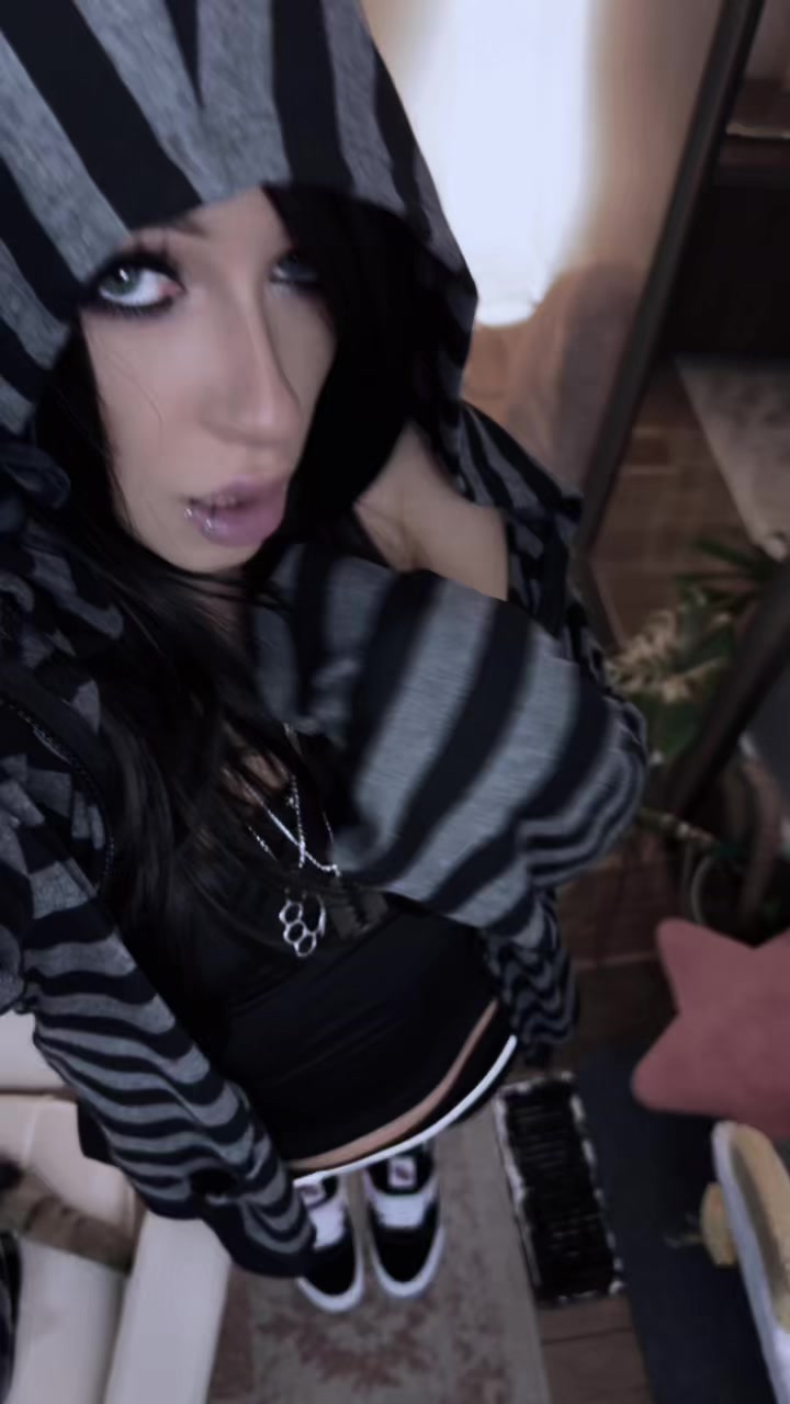 @Hallucie