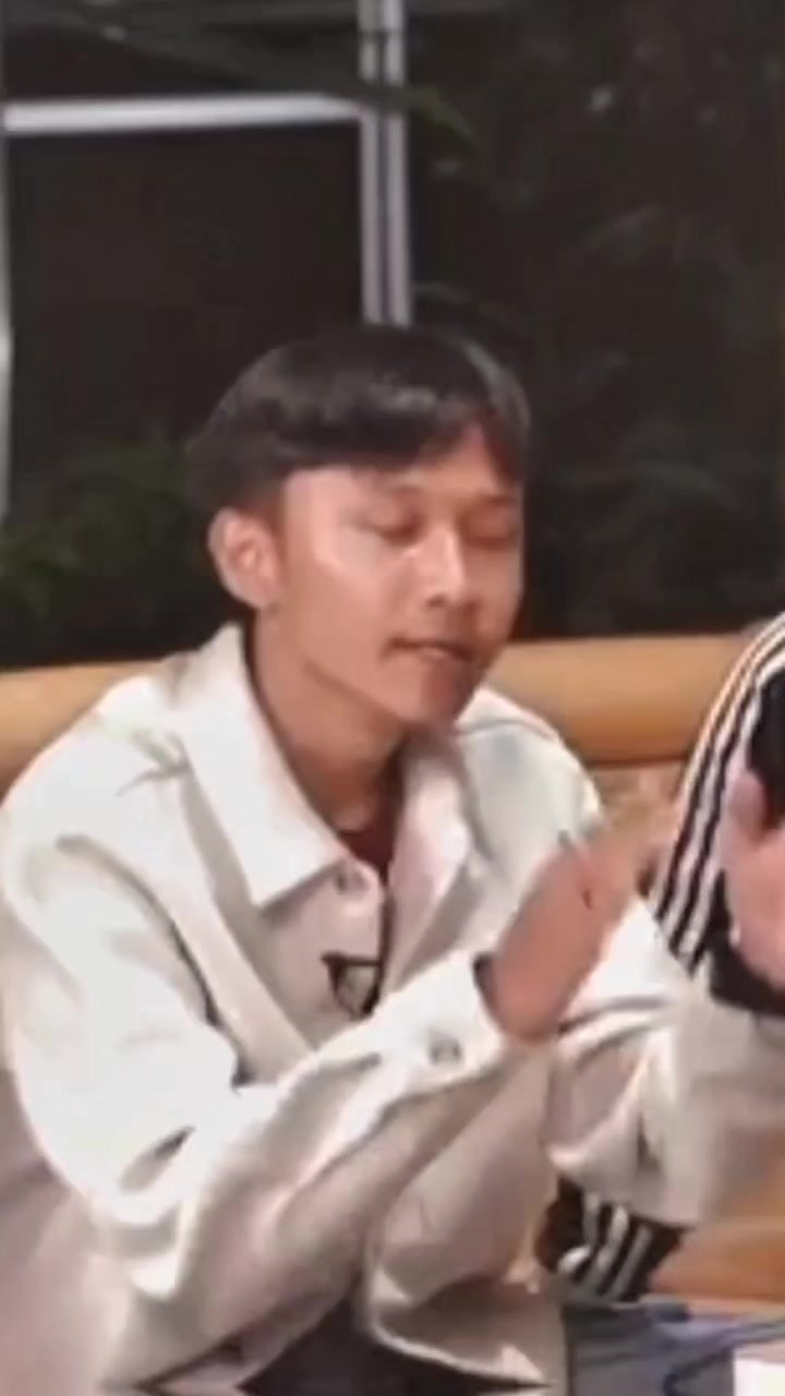 @𝐌𝐚𝐬_𝐀𝐧𝐚𝐦_ 🫵🤝🤨