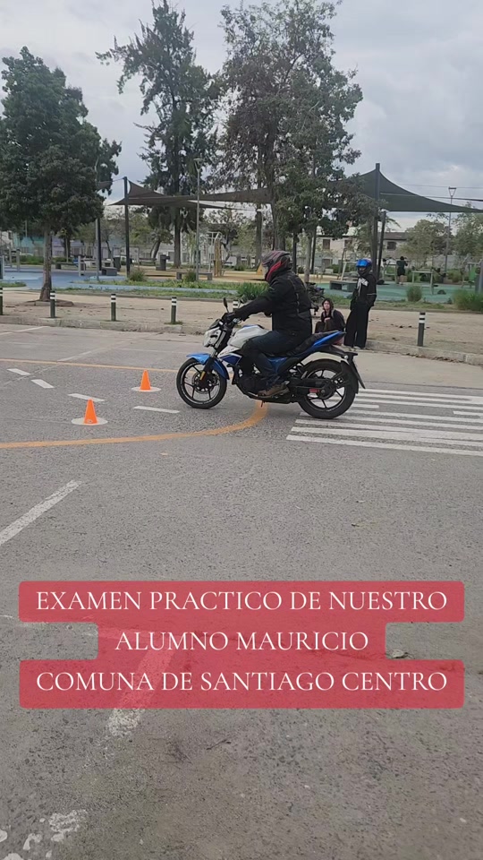 @CLASESDEMOTO.GIXXERMANIA