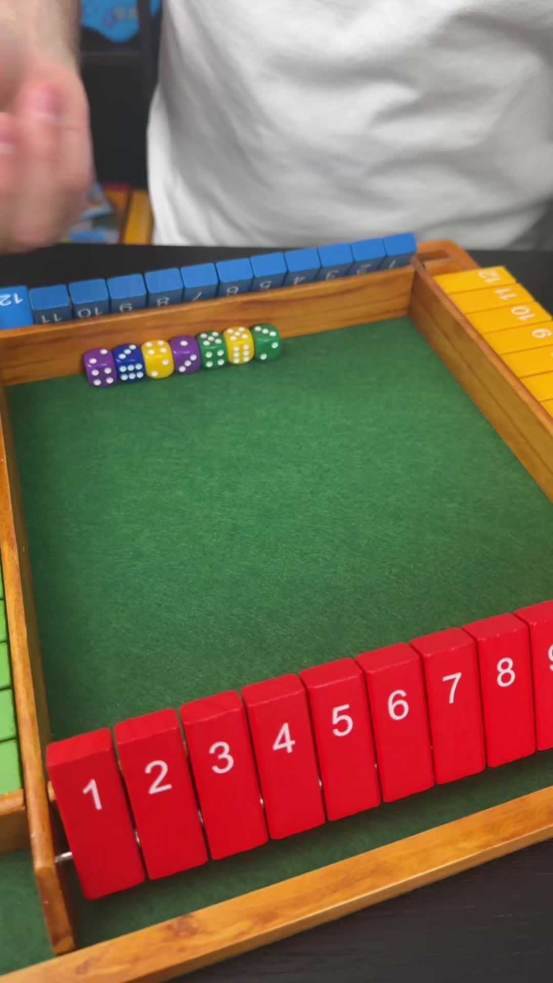 @queensell_games
