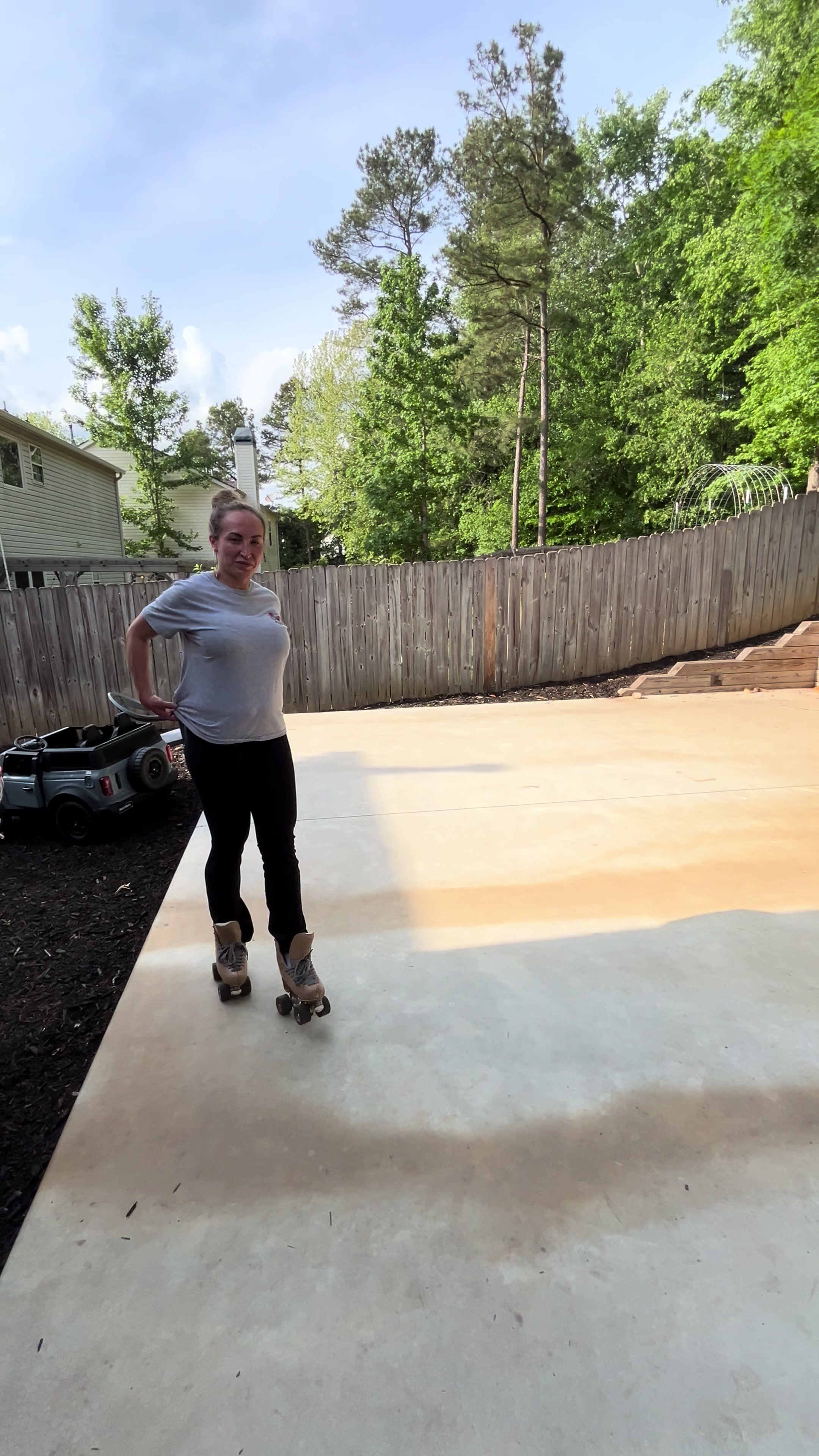 @melanieatlskates