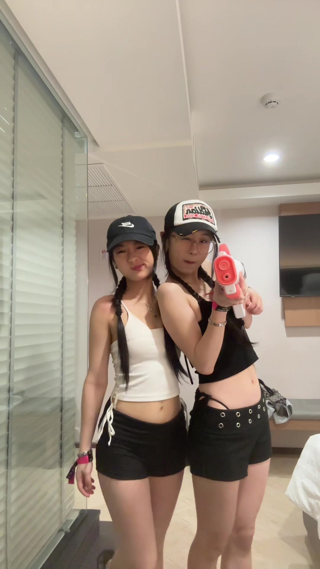@kristee