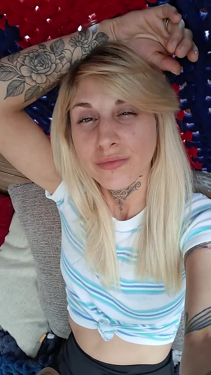 @Smokeyybarbie420