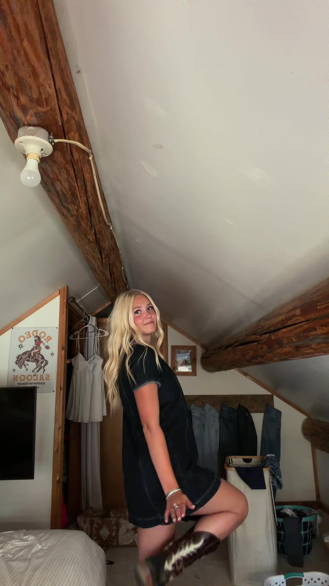 @lola.tabor