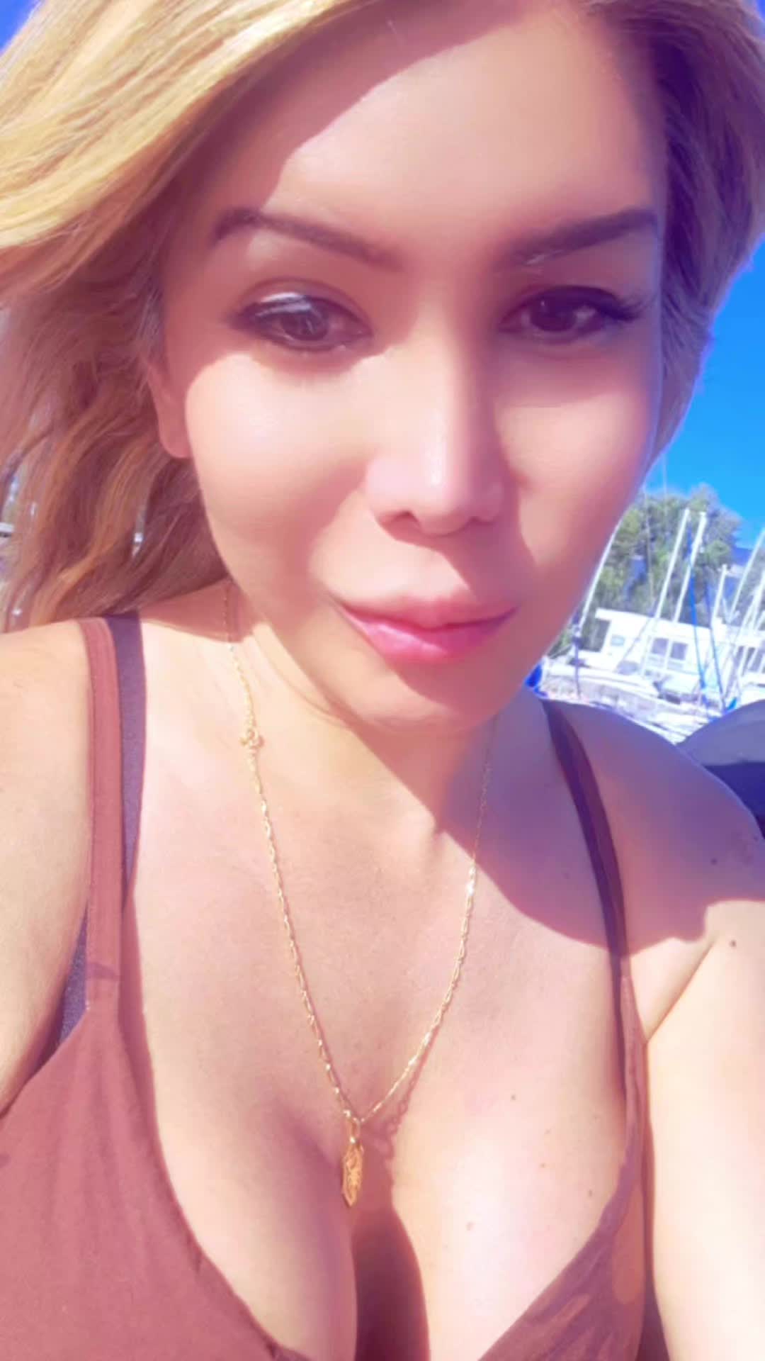 @Melannie Caroline Leon