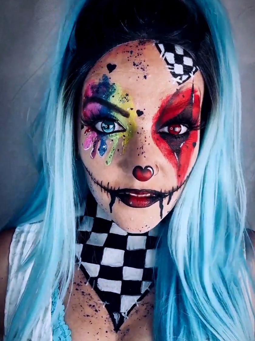 @🖤QυєєηOfƜαя🖤