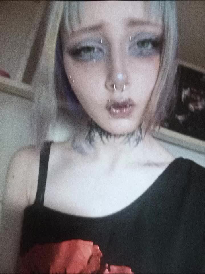 @mika ::🪽🪽