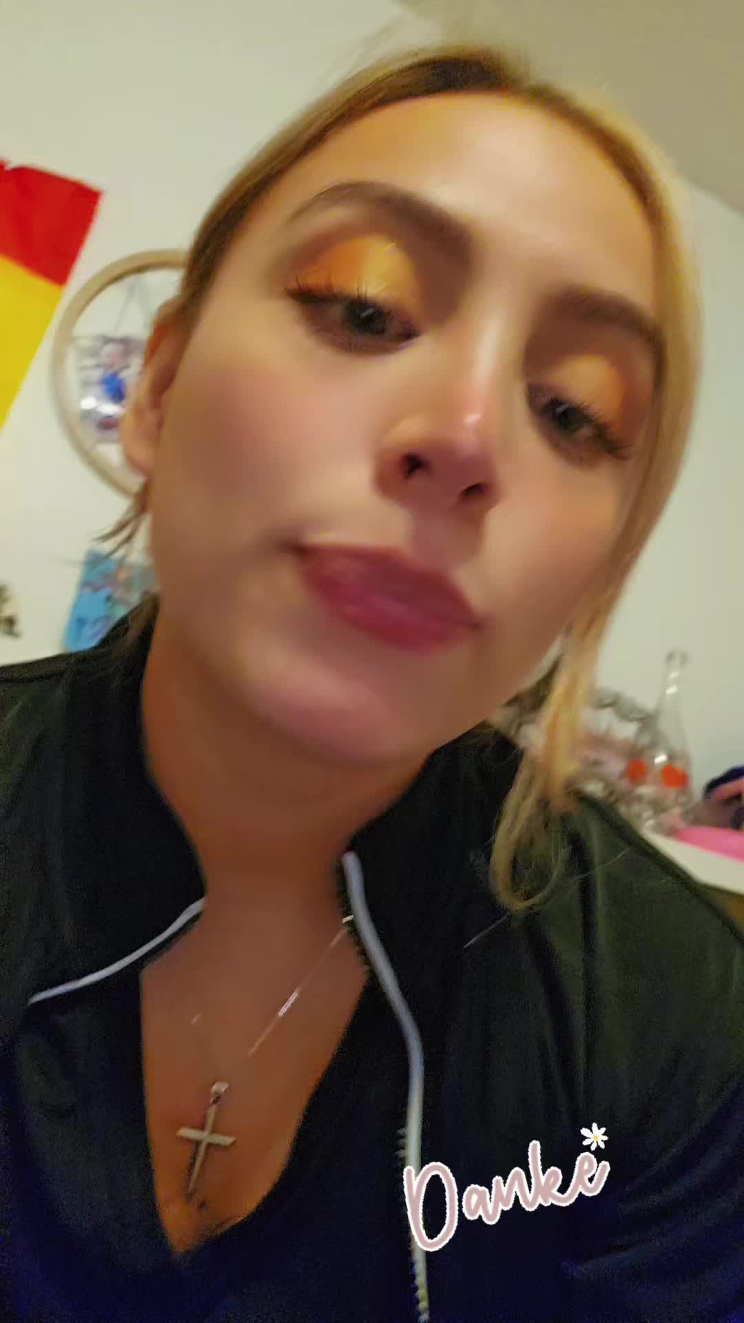 @D4Y4NNA