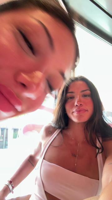 @Dania