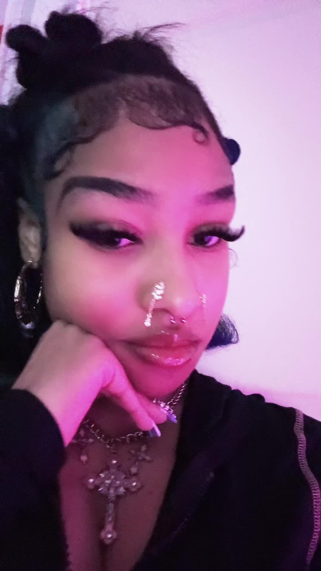 @Im still emo🖤