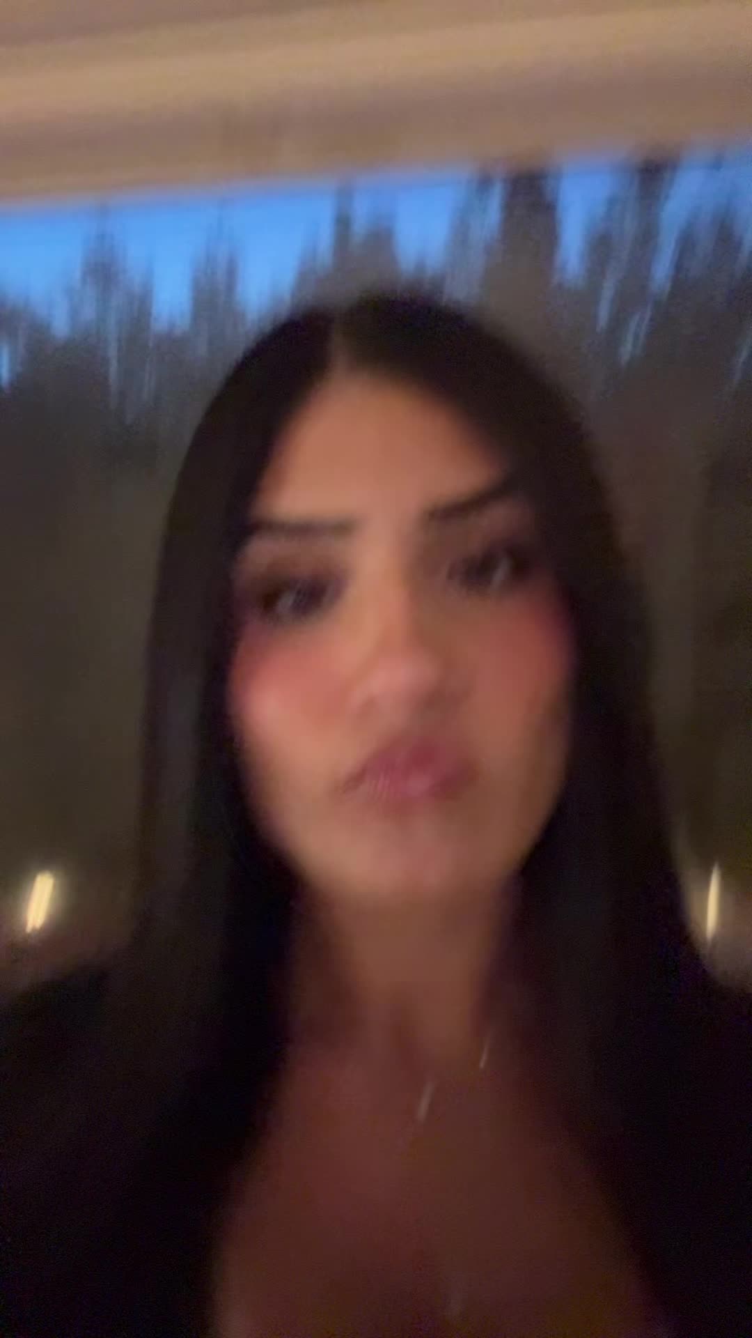 @🍍