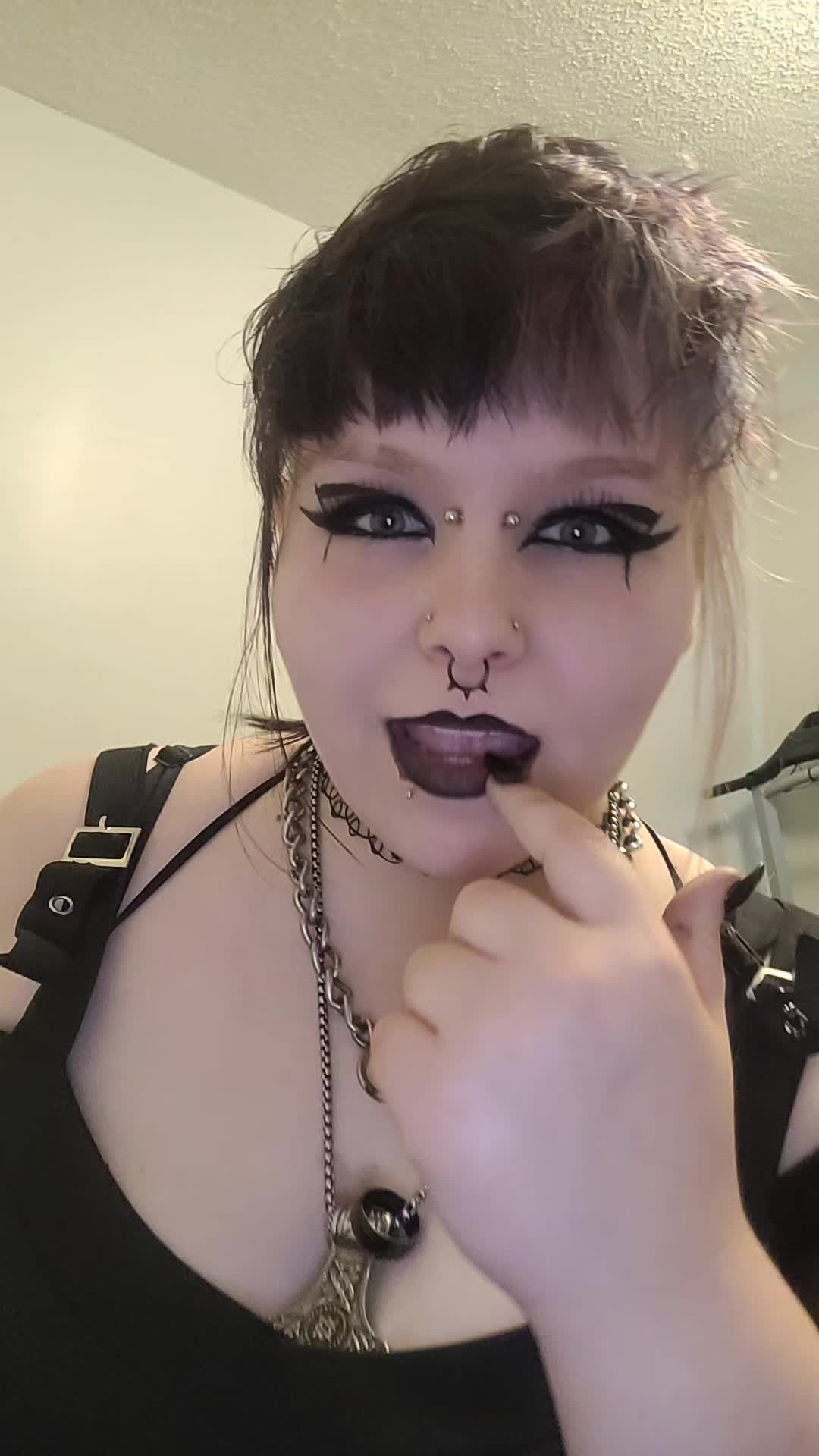 @Ally_Wolfy666